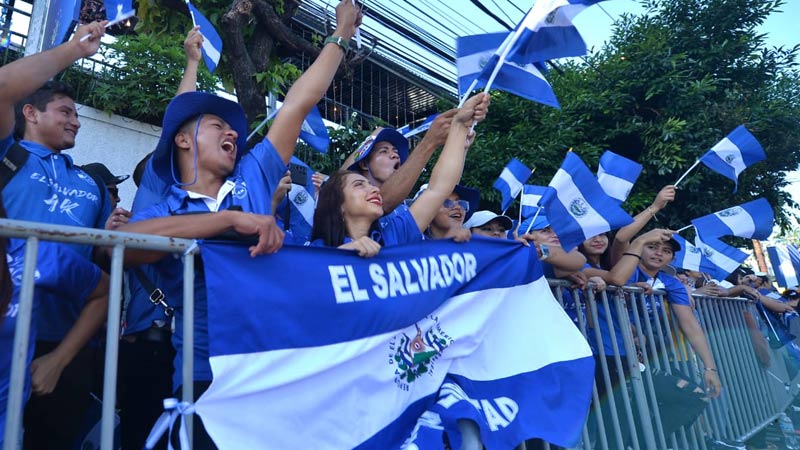 desfile-militar-15-de-septiembre-plaza-salvador-del-mundo_04