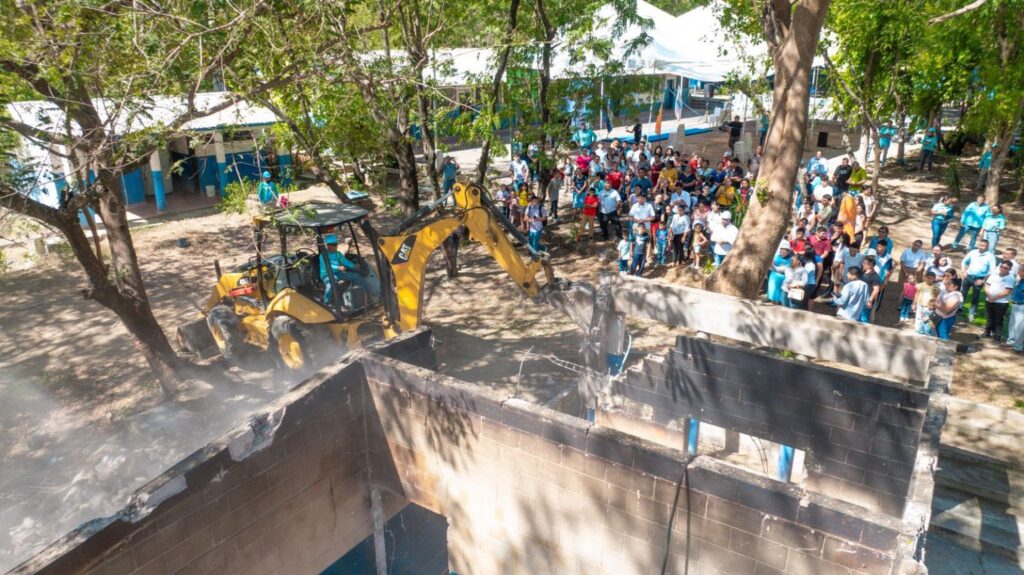 La DOM fortalece la educación con la intervención del Instituto Nacional de El Divisadero