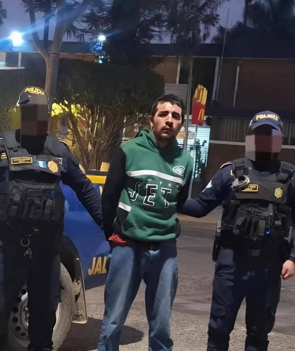 Hombre fallece tras ser apuñalado por la expareja de su pareja