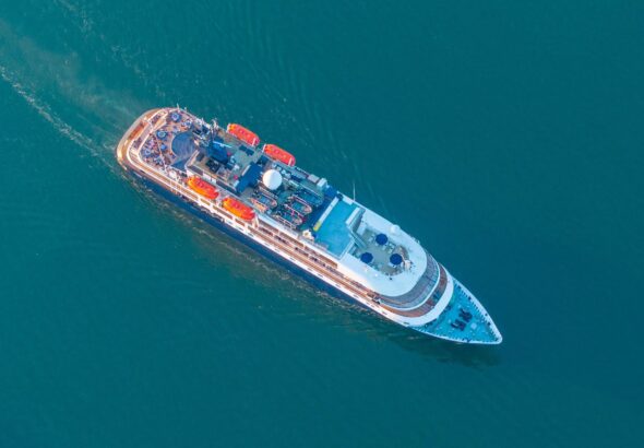 Turistas internacionales llegan a El Salvador a bordo del Hebridean Sky