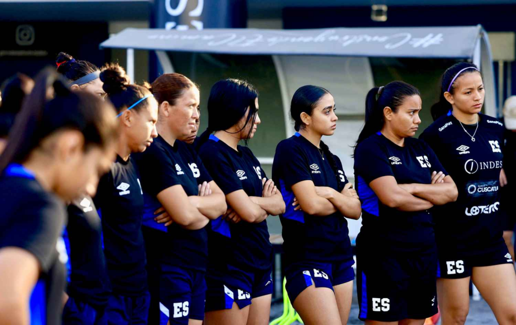 Equipo femenino busca destacar en la Beach Soccer Cup
