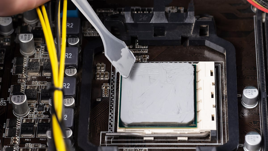 Por qué cambiar la pasta térmica puede salvar tu computadora