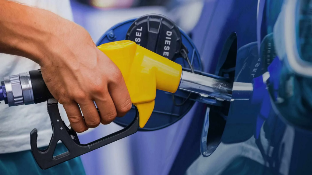 Autoridades anunciaron cambios en precios de referencia de los combustibles