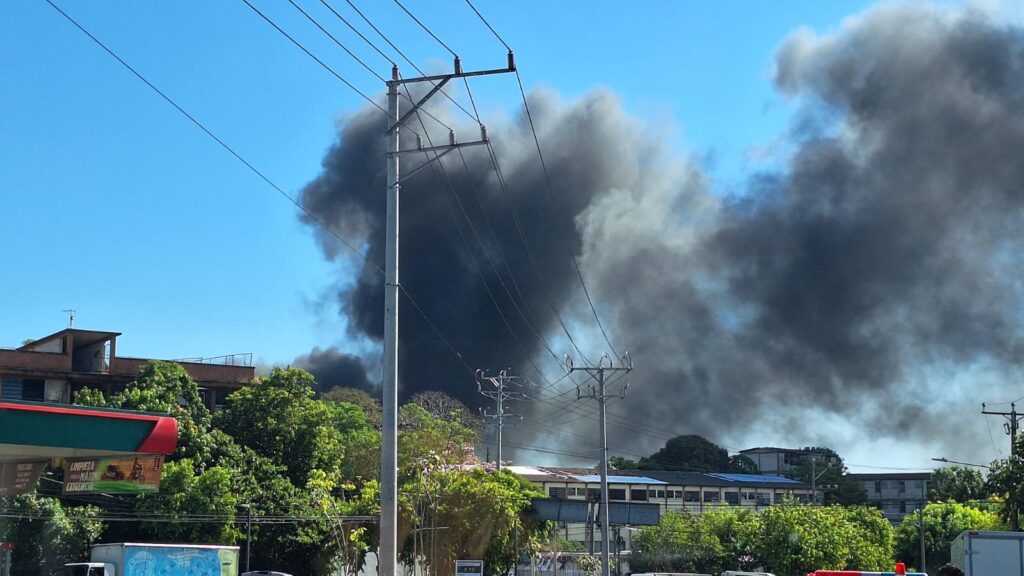 Tragedia en San Salvador: incendio deja dos fallecidos