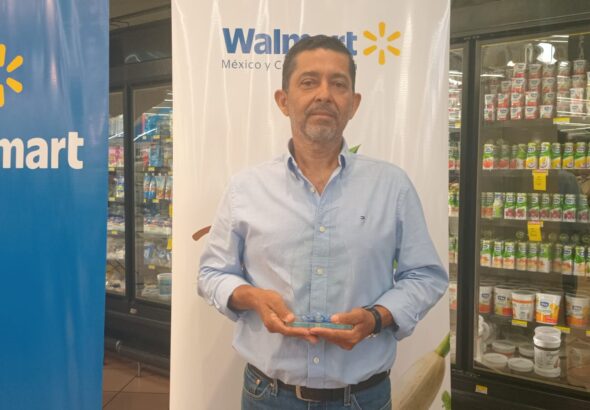 Productor salvadoreño es reconocido como Mejor Proveedor del programa Tierra Fértil de Walmart 2025 en El Salvador