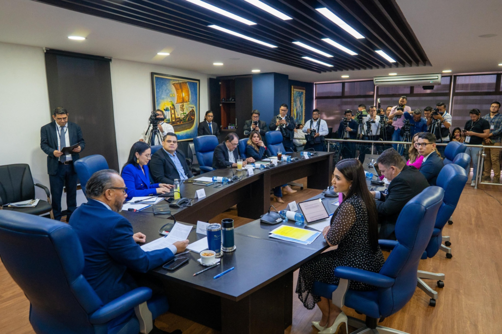 Convocan a Gabinete de Seguridad, a fiscal general y a presidente de CSJ para ratificar cadena perpetua