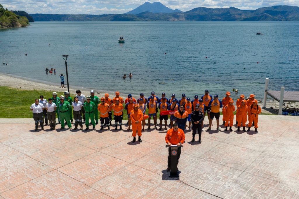 Protección Civil realiza simulacro en lago de Ilopango