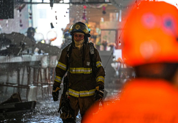 Fallece persona rescatada durante incendio en Bambú City Center