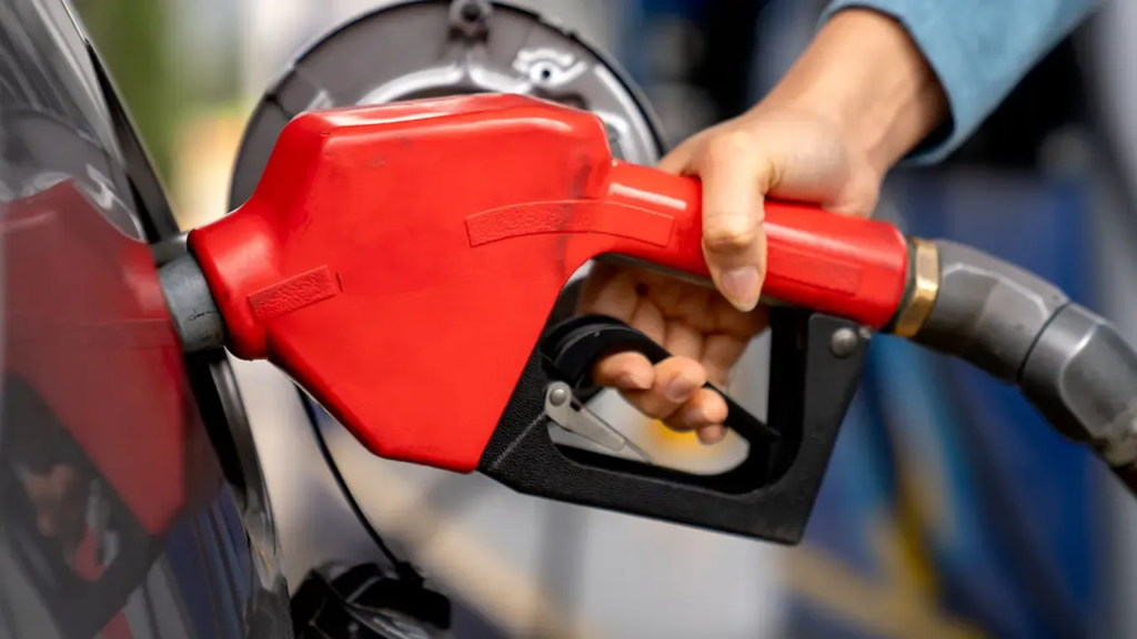 Precios de los combustibles seguirán estables en El Salvador hasta el 8 de junio