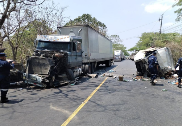 Imágenes sensibles: fatal accidente provoca fuerte tráfico en la carretera Panamericana