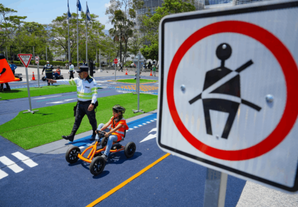 Promueven cultura vial con parque educativo móvil en San Salvador
