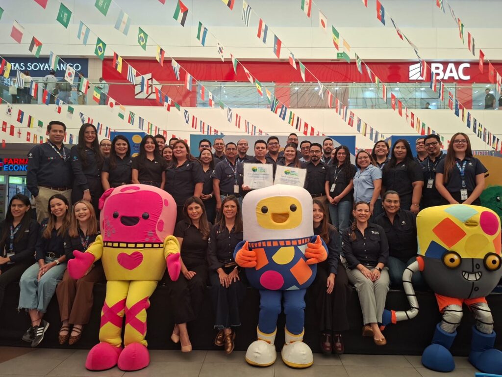 Plaza Mundo se convierte en el primer centro comercial del país en recibir el Sello Family Friendly