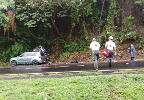 Accidente entre dos vehículos y una motocicleta genera emergencia en carretera a Cojutepeque