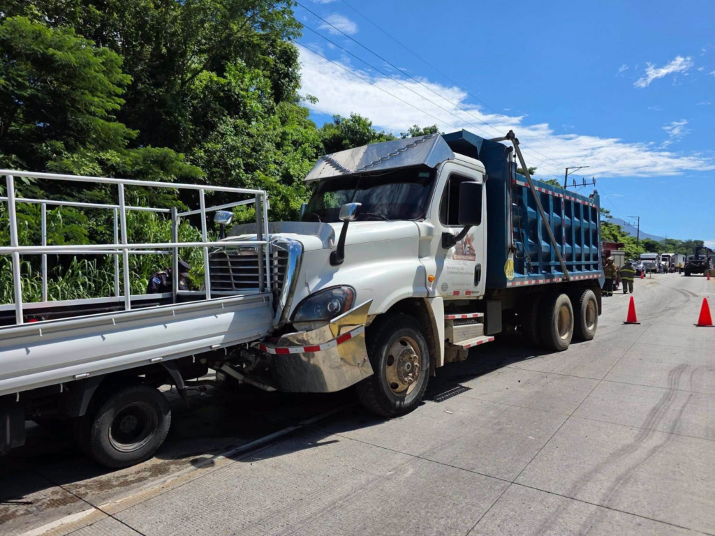 PNC detiene a conductor tras accidente que dejó varios lesionados en Sonsonate