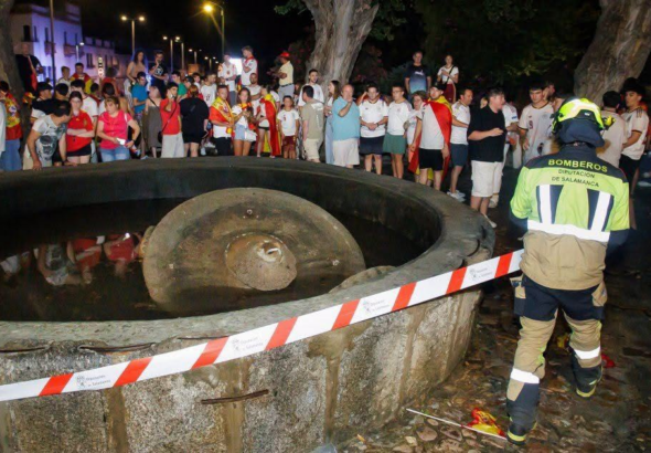 Investigan colapso de fuente que dejó un menor fallecido durante festejos del Mundial en España