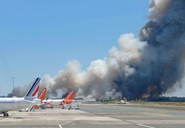 Francia lamenta la muerte de dos bomberos durante un incendio en Burdeos