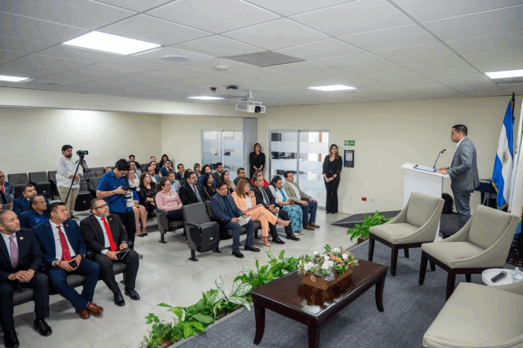 CCR promueve el diálogo para fortalecer la ética y los sistemas anticorrupción