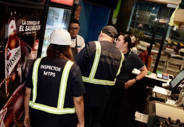Propinas, transporte y prestaciones: Trabajo reporta nuevas irregularidades en operativos nocturnos